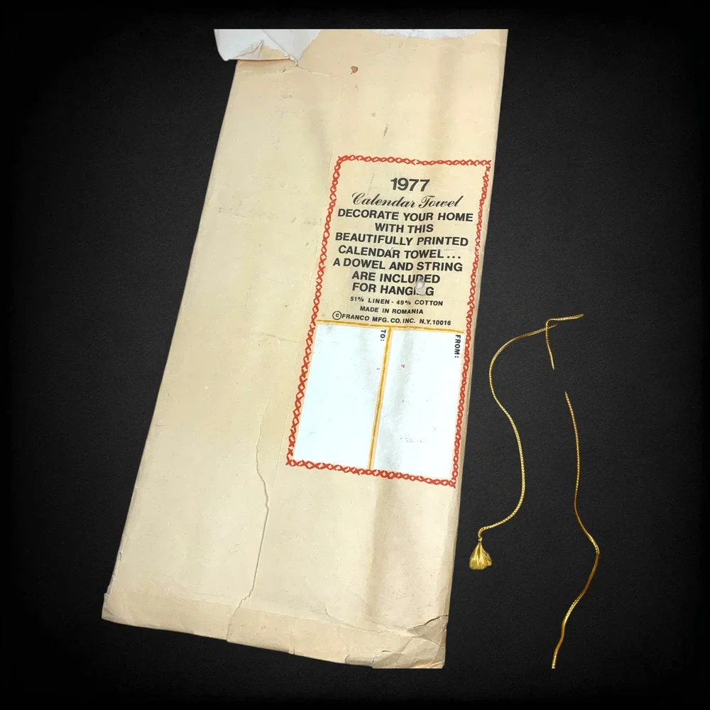 Vintage NEW 1977 Rustic Cabin Linen Blend Calendar Tea Towel OG Dowel & Package